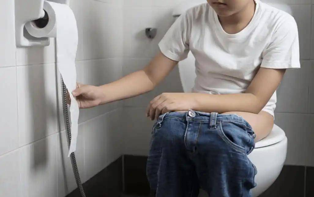原创            肾有没有衰竭，上厕所就知？医生：肾衰的人，上厕所多会有4异常