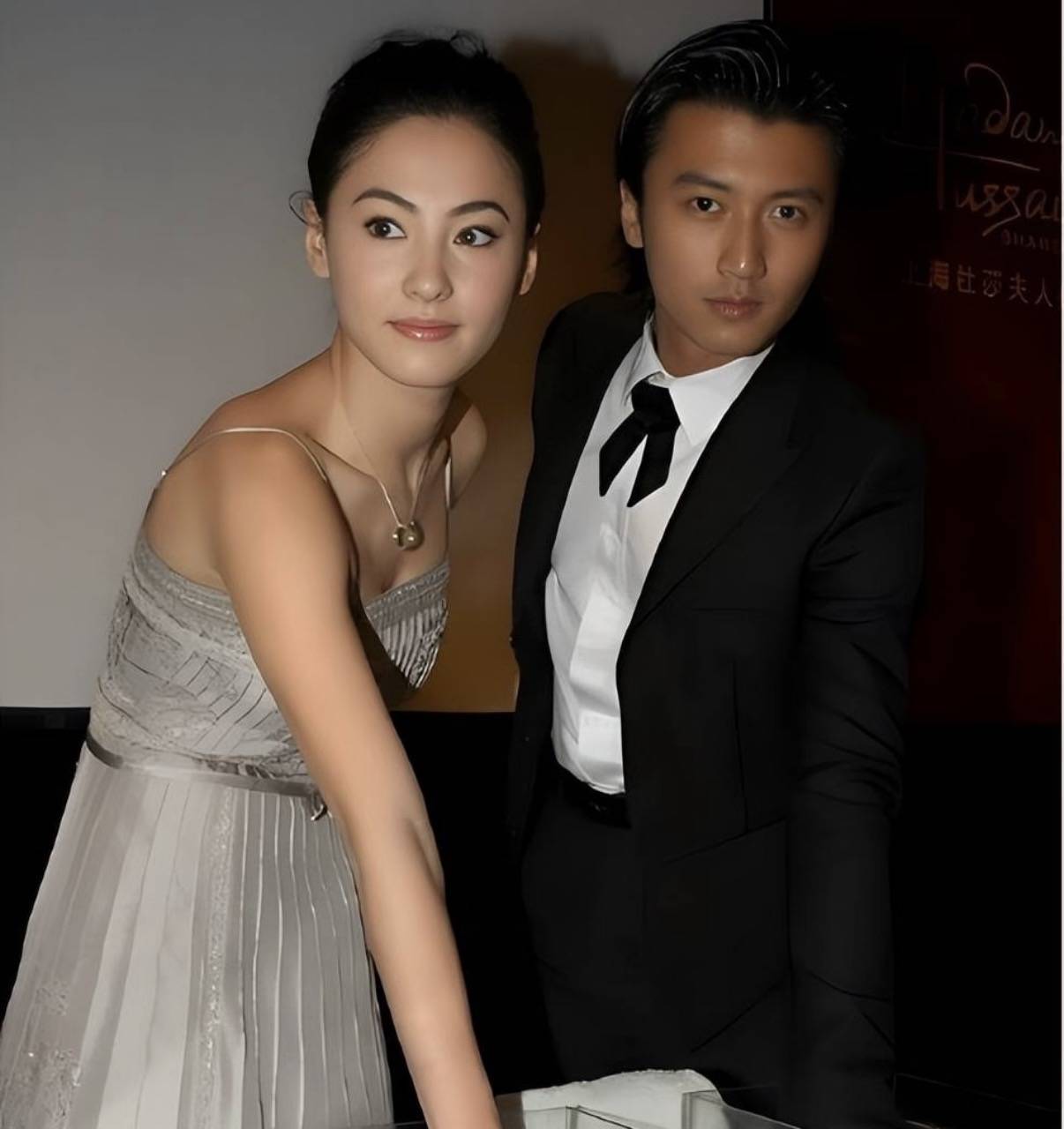 Gallery - Chỉ một ngày sau khi bố Tạ Đình Phong qua đời, Vương Phi và Trương Bá Chi đã thể hiện thái độ hoàn toàn khác biệt, điều này giải thích lý do tại sao ông Tạ để lại khối tài sản 90 triệu tệ cho cháu trai mình - image 5