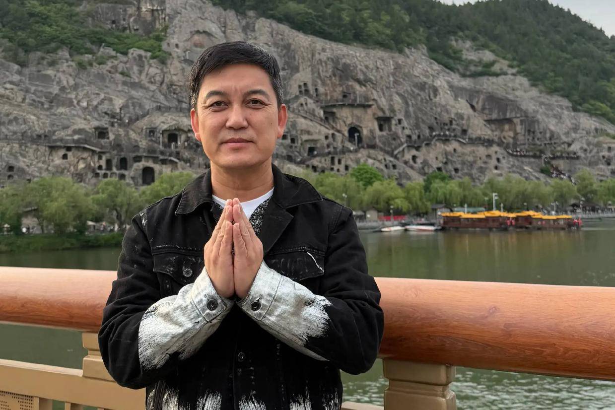 主持人李锐紧急求助:家中惊现蛇影,该如何应对?