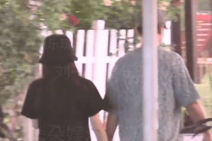 唐诗逸恋情疑曝光 与神秘男子共度甜蜜时光