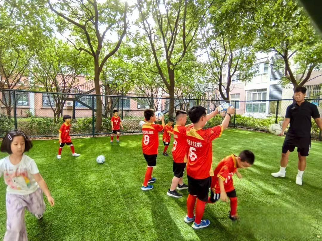 8月3日：水庆霞‘下沉’基层！中国足球最缺的到底是什么？
