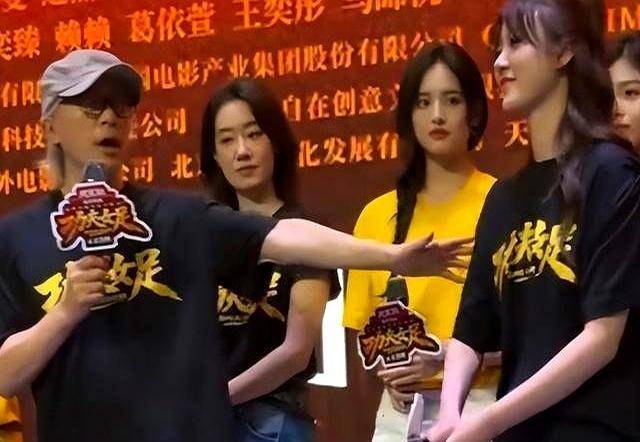 周星驰 2017 年接受央六采访时已经说过「没有人欠过我任何的电影票」，为什么「欠票梗」至今仍反复刷屏？