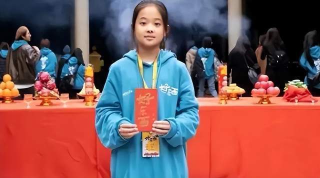 梅婷女儿百花奖提名出圈，12岁登台不怯场，星二代的底气来自哪里封面图