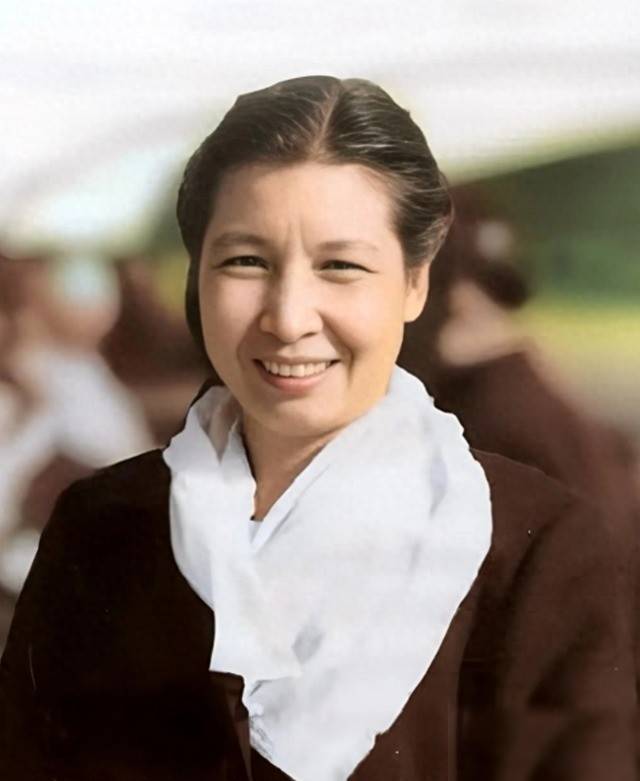 1998年，陶斯亮和哥哥石来发的合影，一母所生，但命运判若天渊_曾志_井冈山_母亲