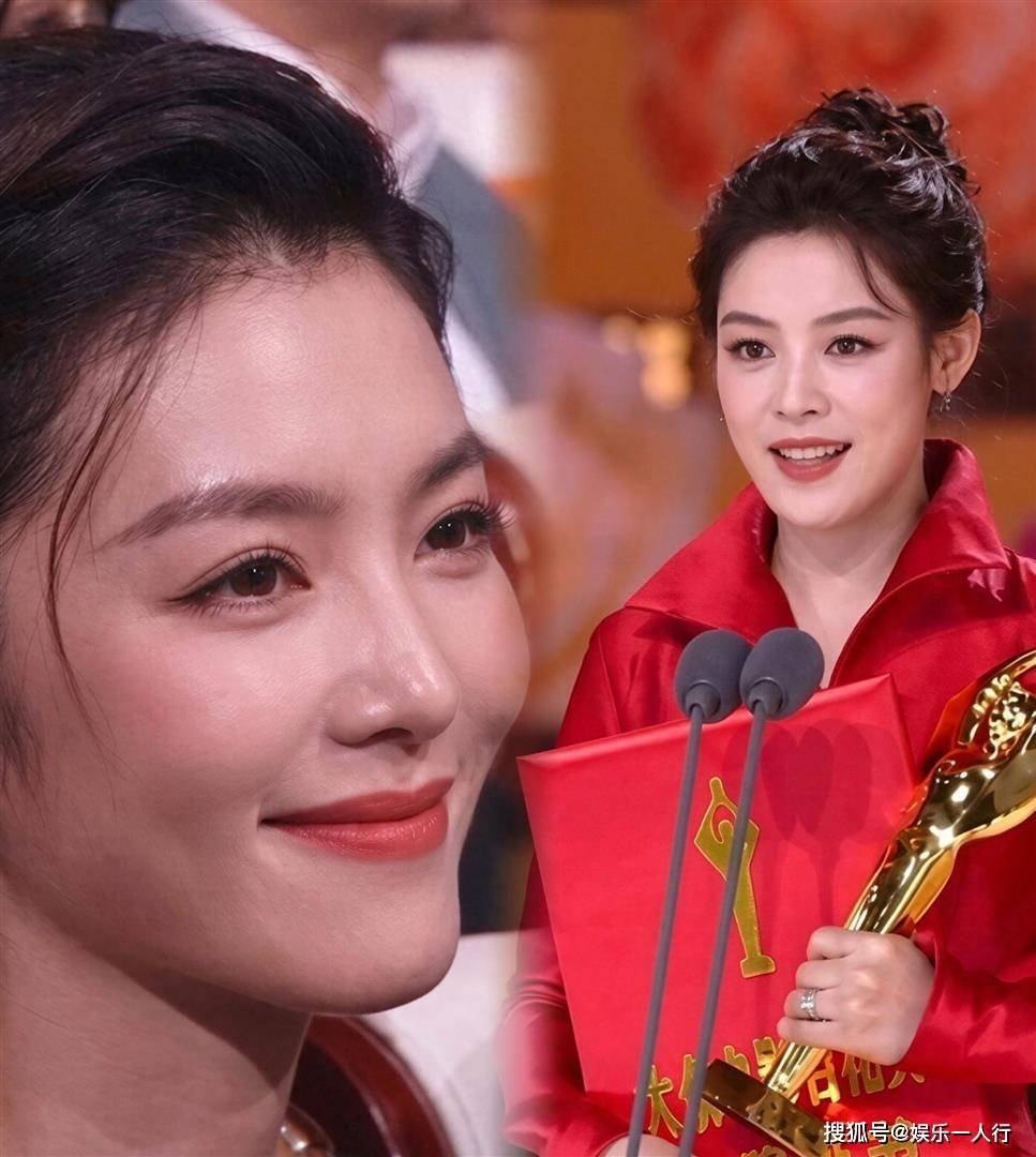 百花奖最戳心一幕：李云霄看陈丽君拿奖的眼神，藏着两个越剧姑娘17年的“同桌史”封面图