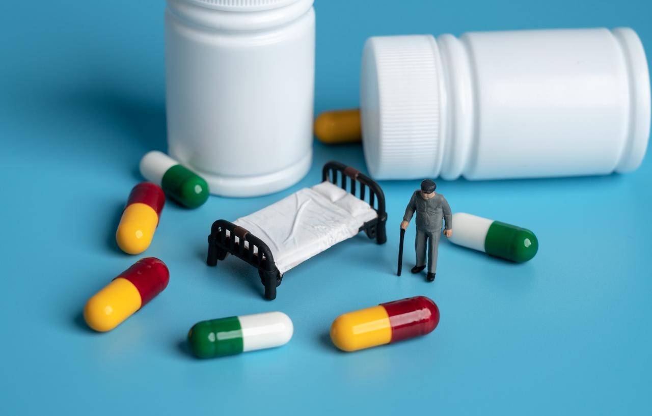 原创            非诺贝特也能降血脂，但与他汀不一样，不能互相替换