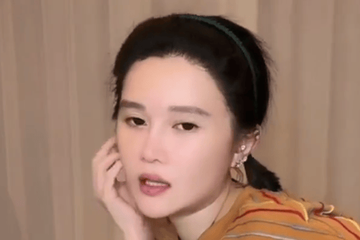 赵本山女儿球球自曝患三种精神疾病 换药后体重骤降十多斤