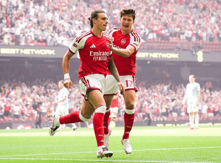 曼城意外崩盘溃败：15亿欧豪阵也没用，多纳鲁马灾难级表现