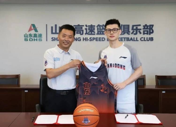 王岚嵚官宣加盟！山东男篮集齐3名CBA状元1名榜眼
