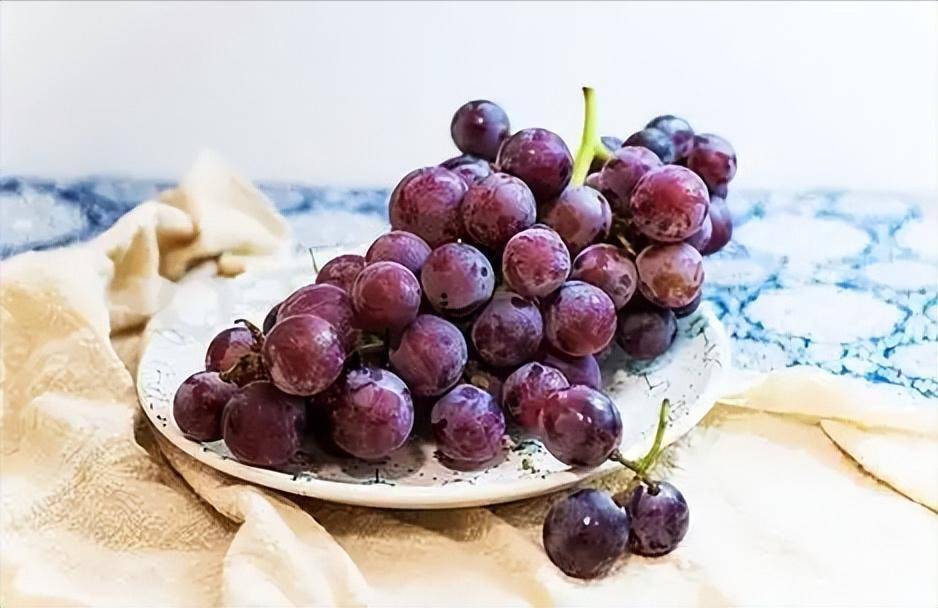 原创            葡萄成为关注对象！多名院士发现：糖尿病吃葡萄，有这几变化