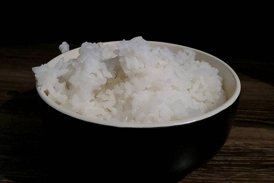 原创            米饭立大功!研究发现:糖尿病患者常吃米饭，或能降低5类并发症