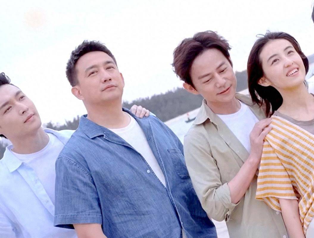 原创            钱多又怎样，56 岁睡眠靠呼吸机的黄磊又传噩耗，蘑菇屋遗憾