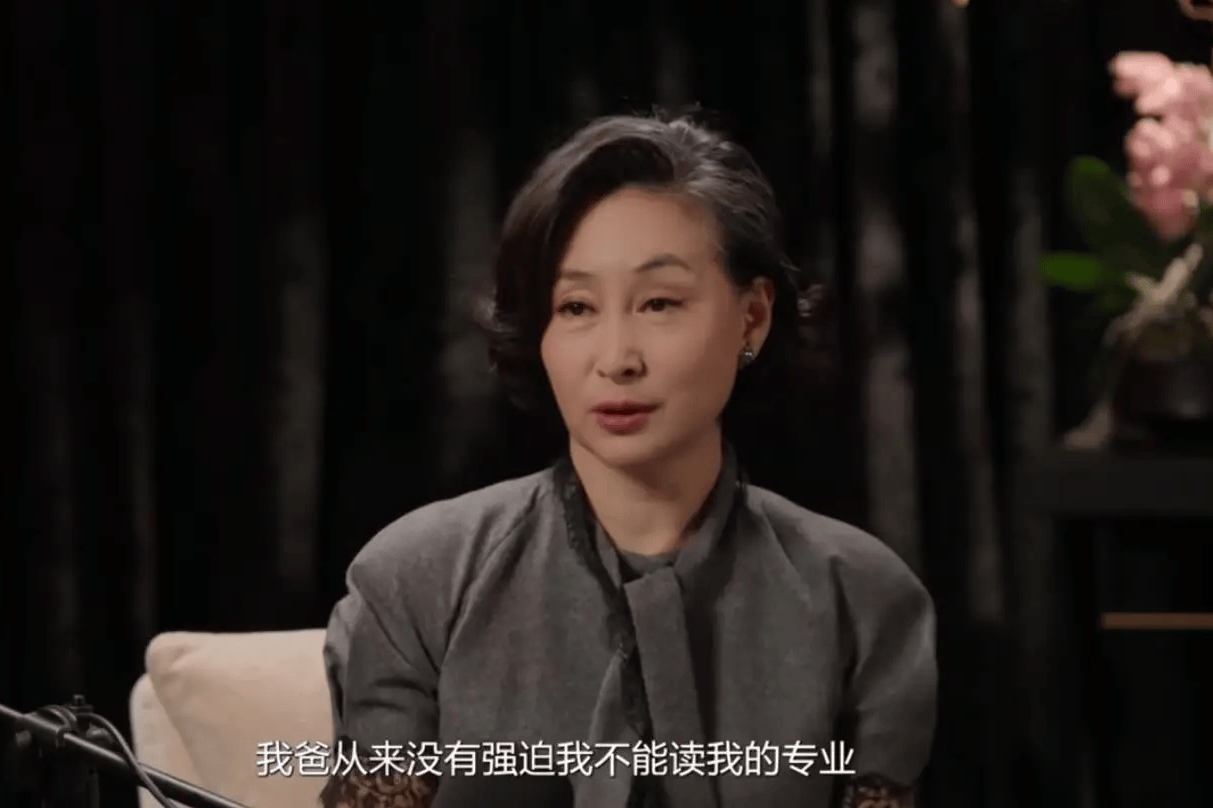 何超琼揭秘成长路：父亲从未阻挠戏剧梦，主动选择家业