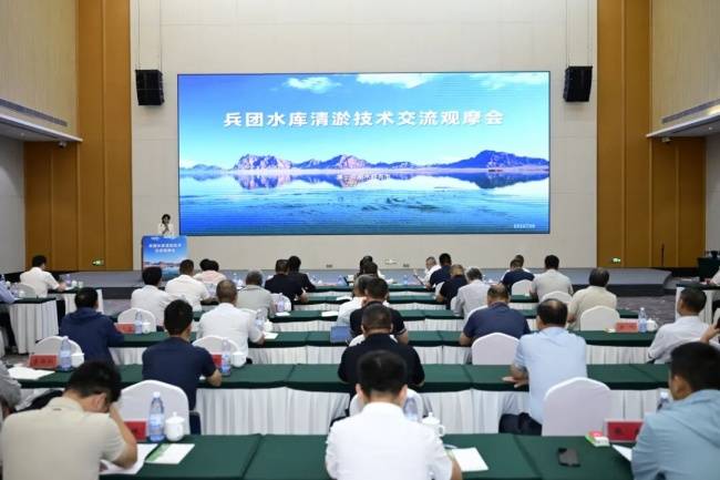 “重器浚河湖,碧水润兵团”水库清淤观摩会在新疆成功举办(图4) “重器浚河湖,碧水润兵团”水库清淤观摩会在新疆成功举办(图4)