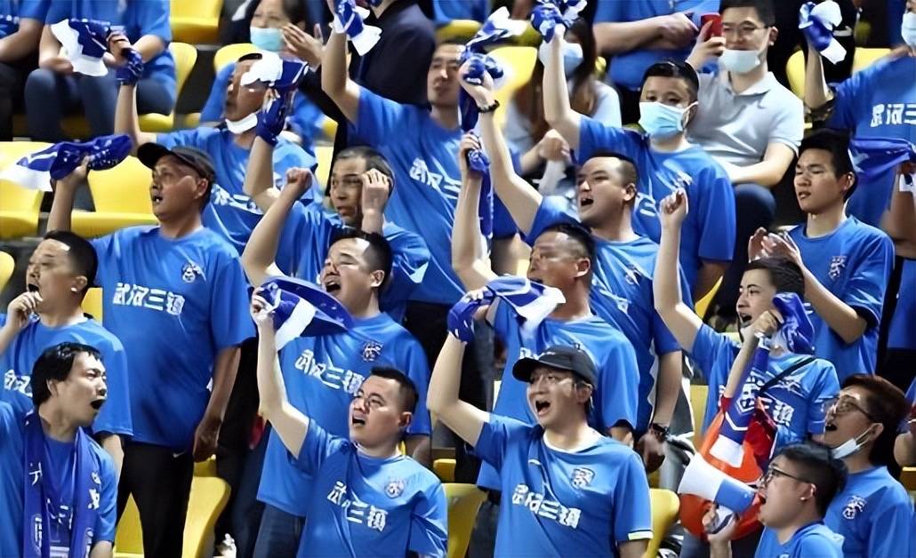 武汉三镇为何会在中超补赛被河南队绝平，球迷分析背后原因，直言球队踢得太保守。