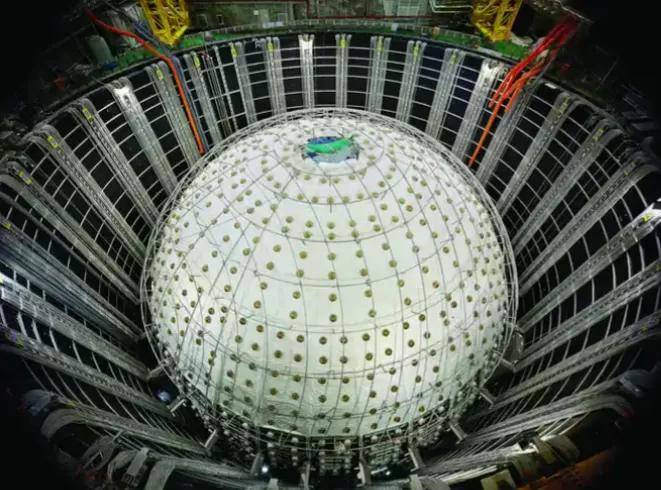 地下700米水晶球捕捉“幽灵粒子” 广东大科学装置集群崛起