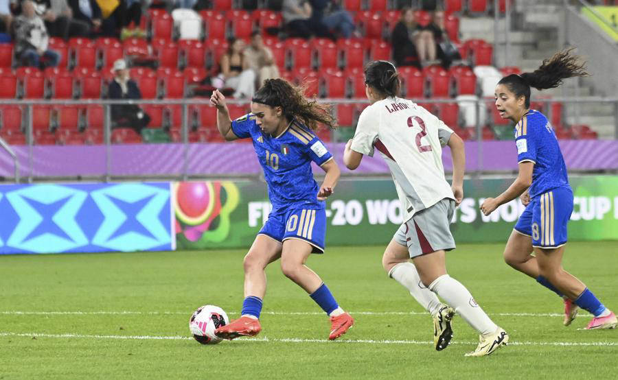 开局不利却逆袭成功，U20女足世界杯神奇球队诞生