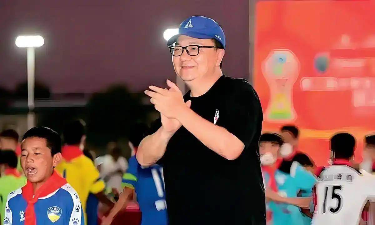 9月20日：深耕近十载的董路，忽然选择收手，已是57岁的他，亲手搭建起来的中国足球小将项目