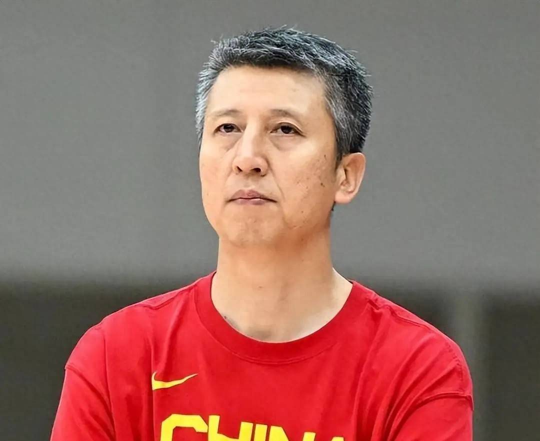 原创
            “背锅侠”刷屏！媒体人曝中国男篮内情，郭士强身在局中身不由己