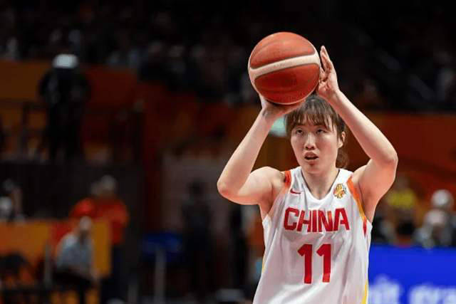 女篮半场逆转韩国！张子宇高效表现，罗欣棫唐子婷齐发力，王思雨稳健掌控