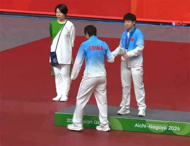 王曼昱 vs 韩莹