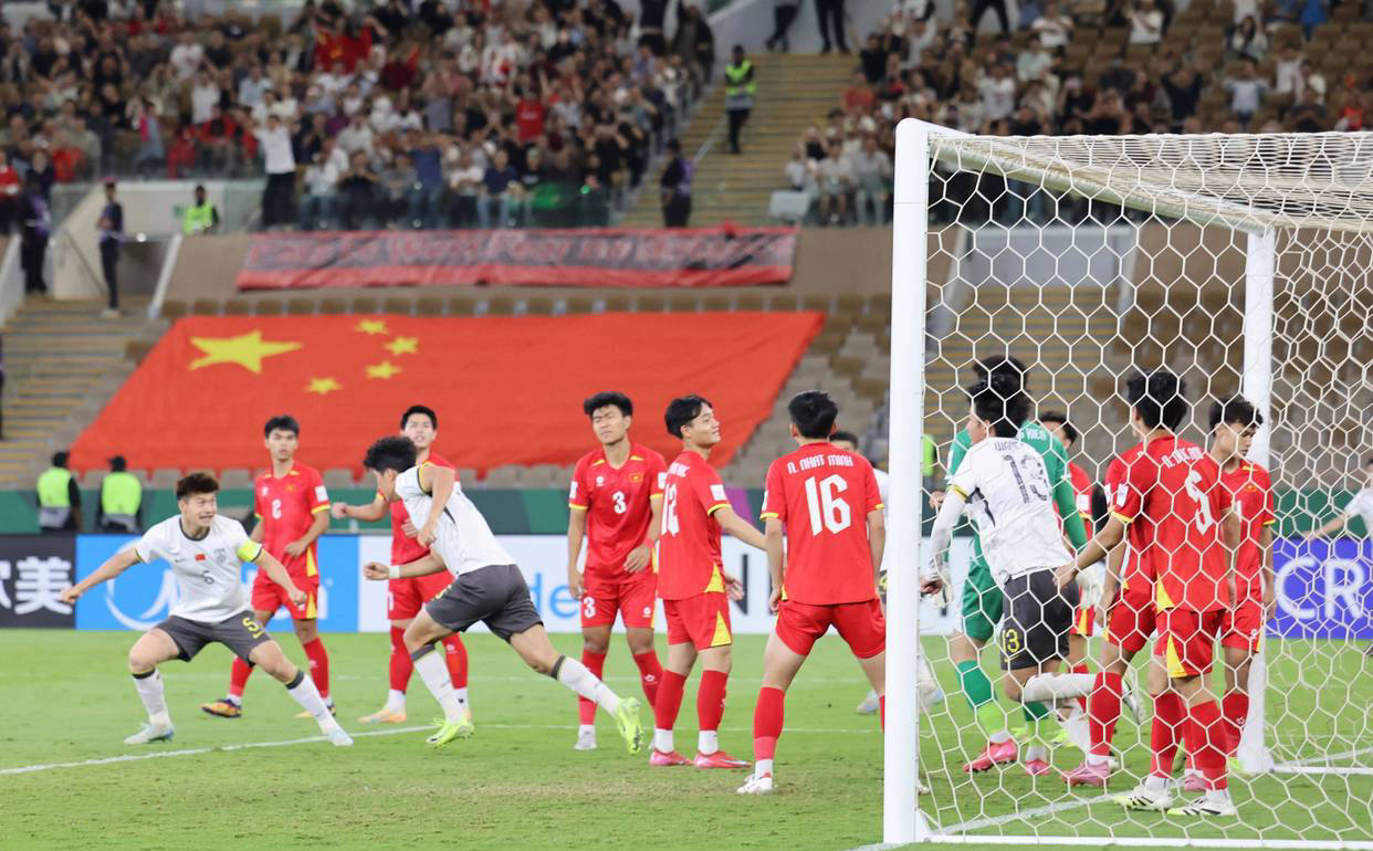 U23国足3-0晋级亚运会半决赛，徐彬面临回归中超的抉择