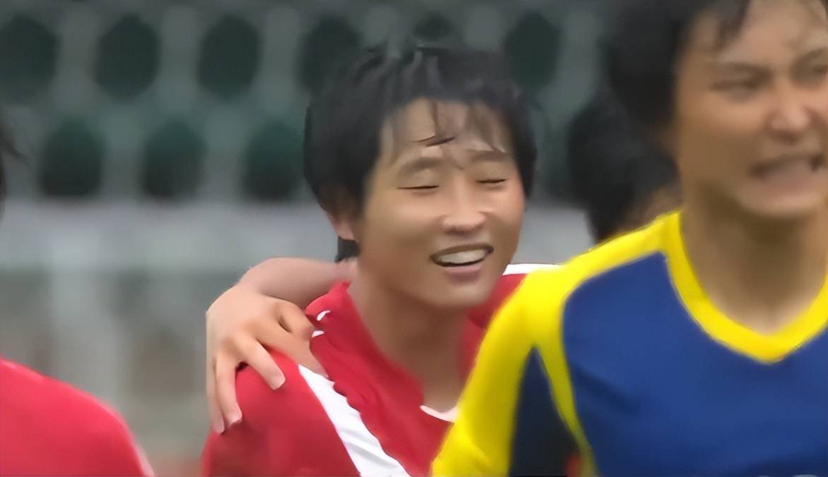 0-2！中国女足轰然倒下，姚伟乌龙送大礼，体能被朝鲜队“拖垮”