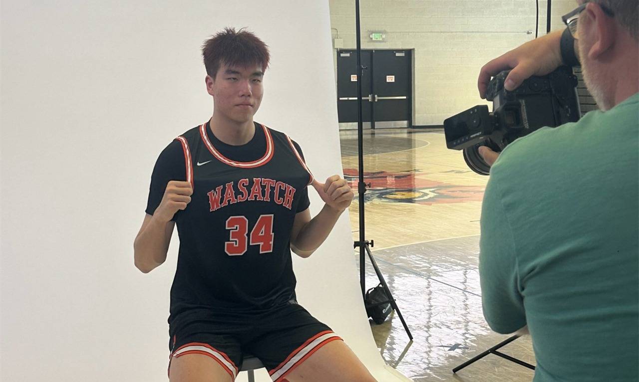 原创
            首秀轰22分！中国男篮16岁2米03新星留美大闪耀：新丁彦雨航崛起