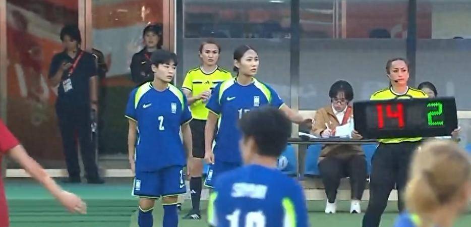 0-1惜败！中国女足错失铜牌，和对手差距不断拉大，铿锵玫瑰已不再铿锵