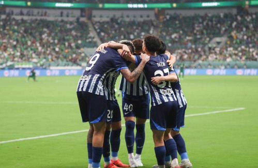 10月6日：武汉三镇再请邓卓翔代理救火，苏亚雷斯下课后换回保级功臣