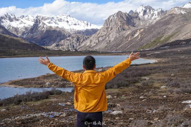 国庆出游为何花钱买罪受?真相扎心:成年人只是急需逃离两点一线(图2) 国庆出游为何花钱买罪受?真相扎心:成年人只是急需逃离两点一线(图2)