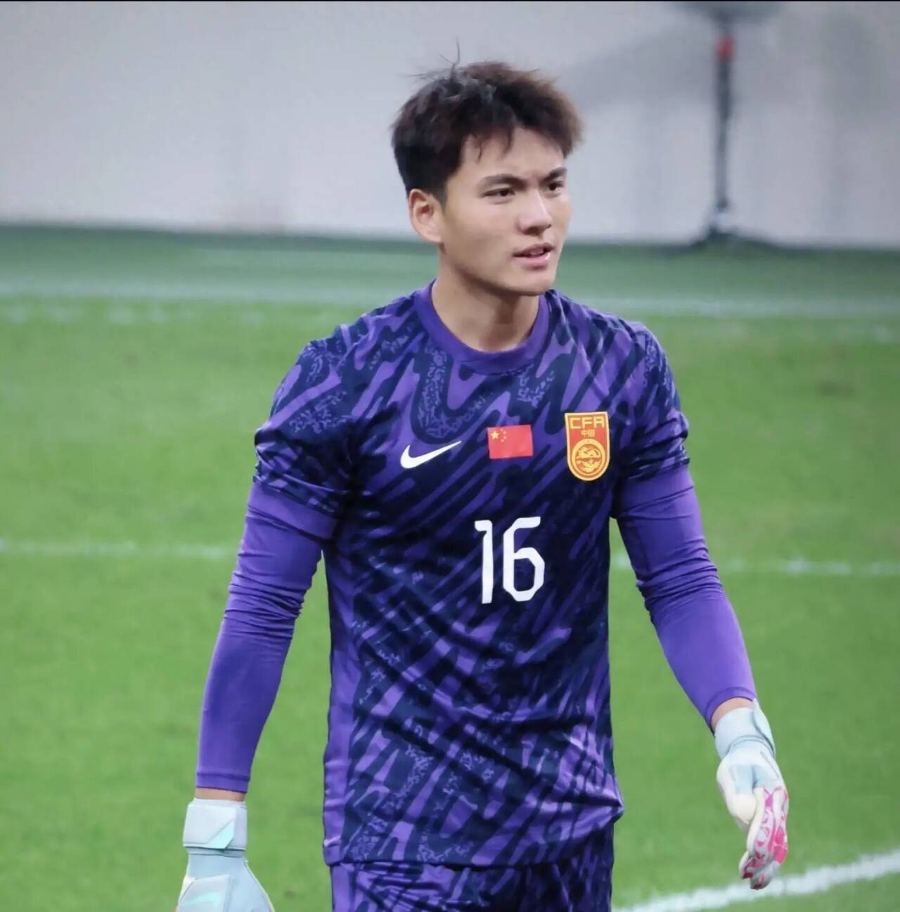 原创
            李昊说想去英超，但门将留洋这条路比前锋难走得多