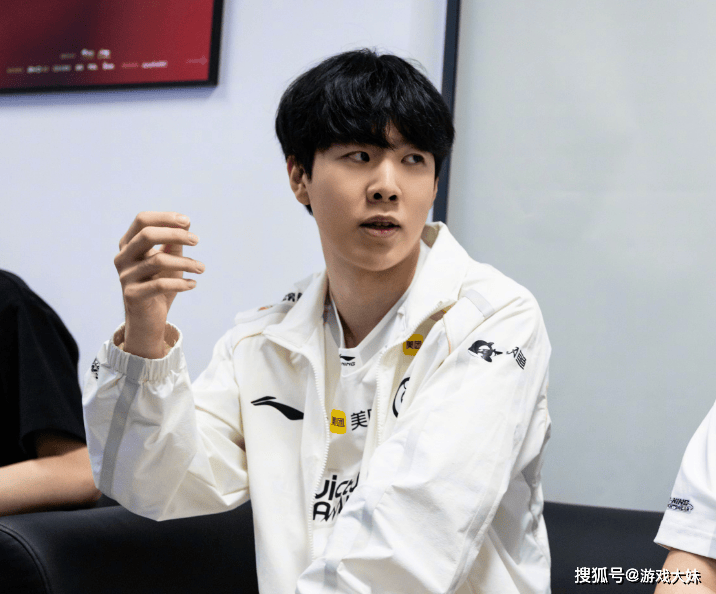 LOL上单选手排名公布，Theshy只排在第七名，被3位国产选手碾压