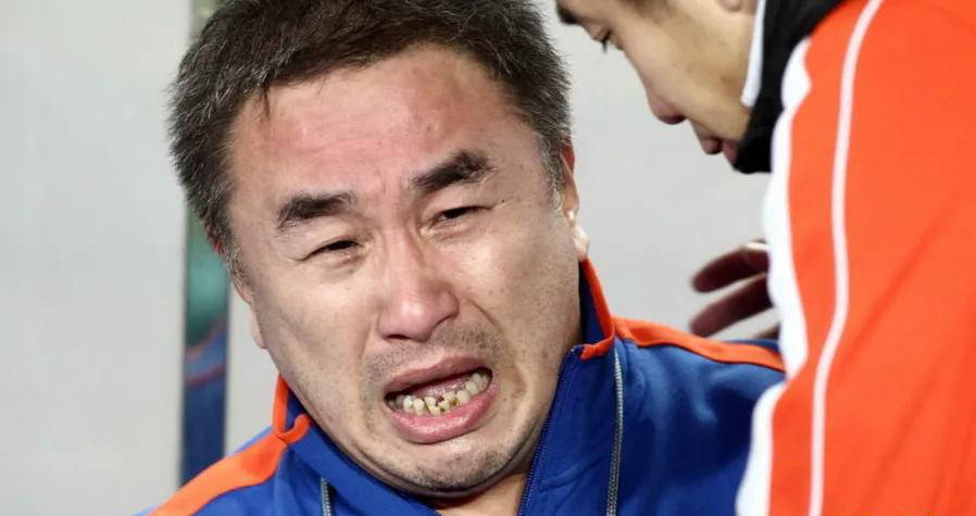 青岛海牛降级，乔伟光的愿景未能实现，记者疑问：还有多少俱乐部在坚守？