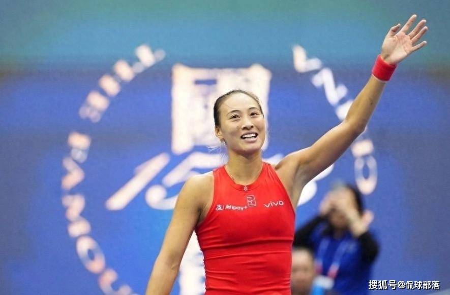 2-0，中网冠军正式诞生！郑钦文缔造历史，激动落泪，排名升第23