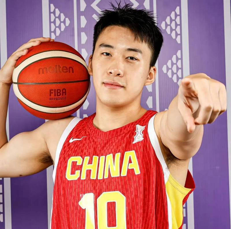 正式更换，王俊杰发声，官宣新东家曝光，或将接替郭艾伦位置