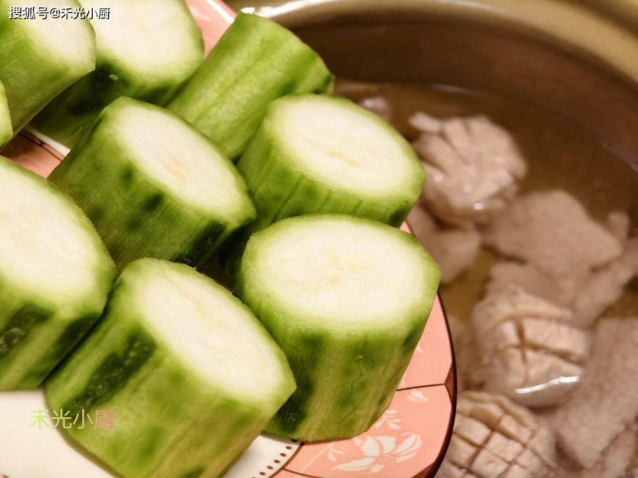 深秋天热不想炒菜？煮这道丝瓜肉丸汤，一锅出鲜美清爽(图9)