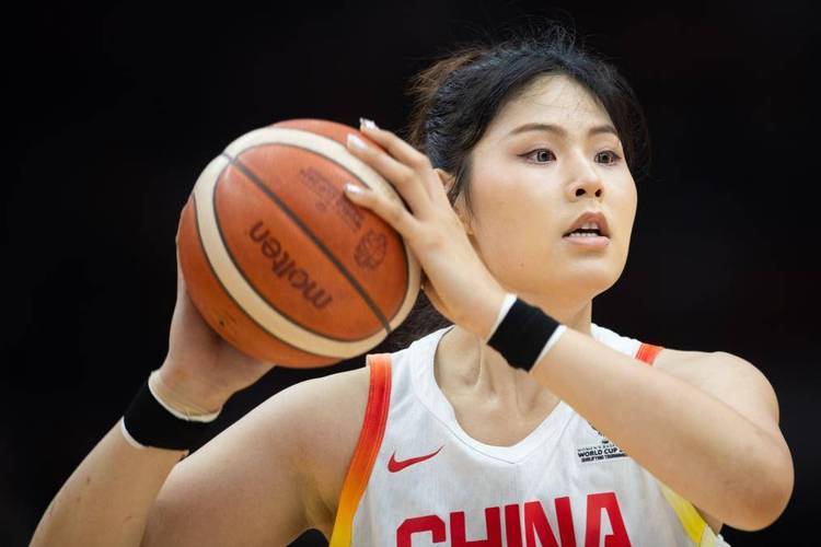 一个月也签！李月汝为何甘愿给山西 “打短工”？