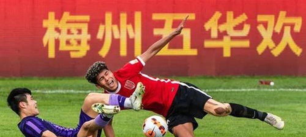 10月20日:韦世豪看台缺席左路无爆点,成都蓉城恐主场难胜大连