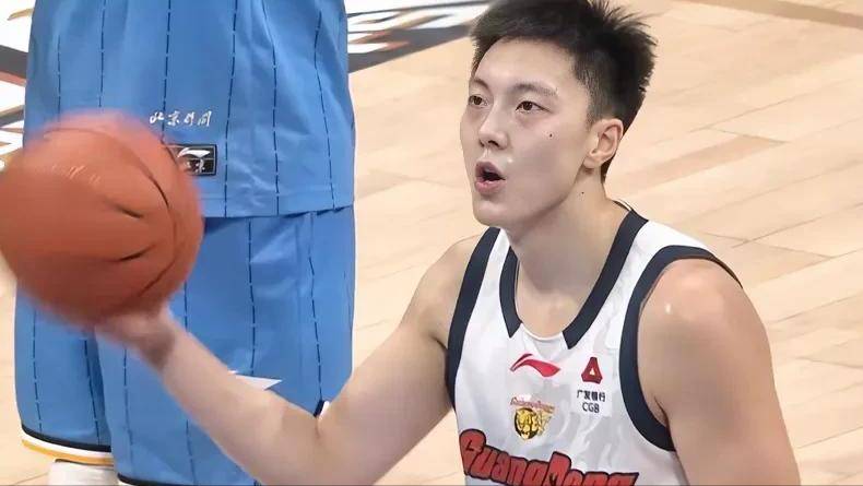 广东男篮为何惨败北京？杨鸣毫不留情一针见血！球迷怀念杜锋