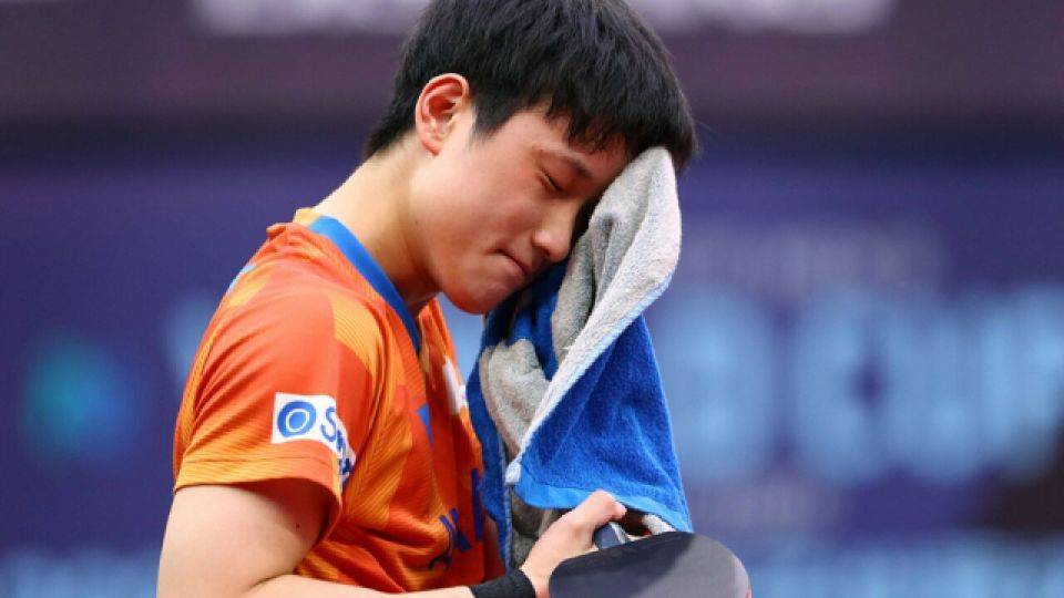 11-0，日本张本智和被打哭，亚锦赛：张本3-2险被金敏赫淘汰