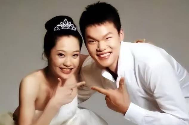 体操女神胡美：因朱芳雨出轨已离婚13年，任教中山大学，大儿子身高1米9