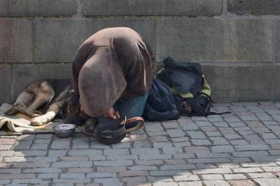 地震最感人乞丐，为汶川同胞捐款185元，他后来过得怎么样？