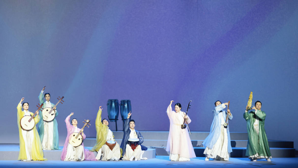 “仿佛看了一部武侠小说”，《海上生民乐》归来连演14场