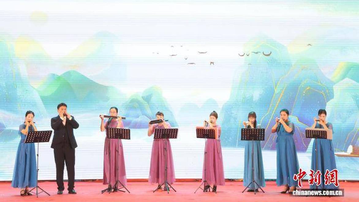 闽台同胞同台演绎节目共迎中秋佳节