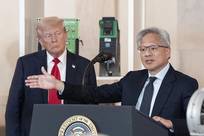 最后时刻，黄仁勋挤上飞向北京的“空军一号”
