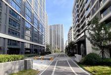 高校开始砸钱买房，大学生批量住进小区