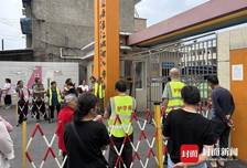 四川一小学“护学岗”被质疑加重家长负担