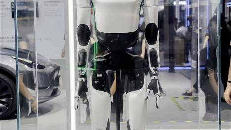 5-10AI速递:Kimi累计融资破376亿 DeepSeek V4.1定档6月 宇树UniStore上线 深圳"具身智能港"开港 微软Agent 365上线 近期AI活动一览