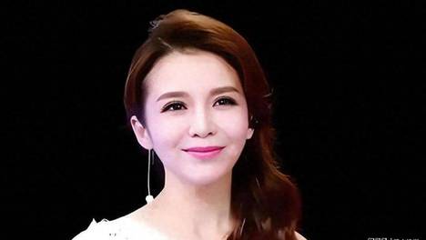 央视主持人朱迅，抗癌20余年，为何不勇敢面对生命的终点呢？